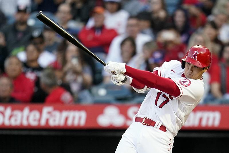 Los Angeles Angels' Shohei Ohtani (17) bats against the Cleveland