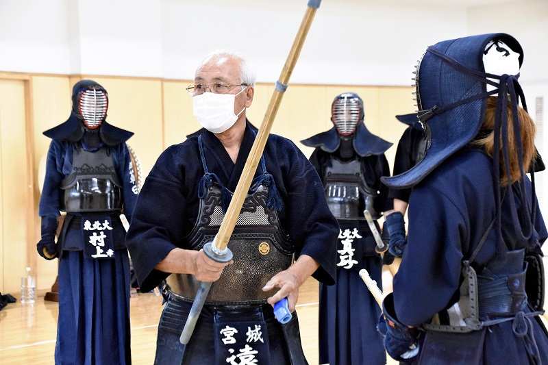 Ah He s about to attack Kendo master 80 anticipates and