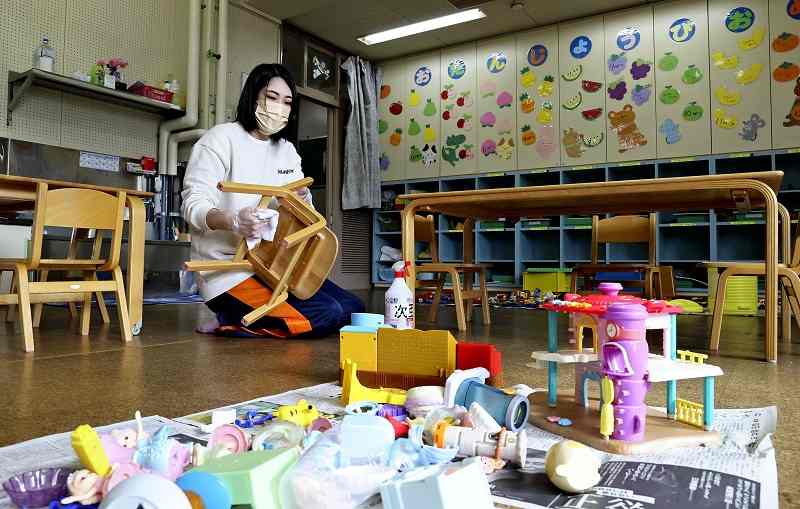 Will More Day Care Help Boost Japan's Sluggish Economy? : Parallels : NPR