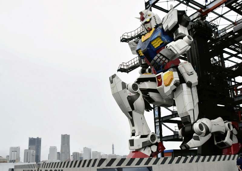 Giant robot comes to life in Japan