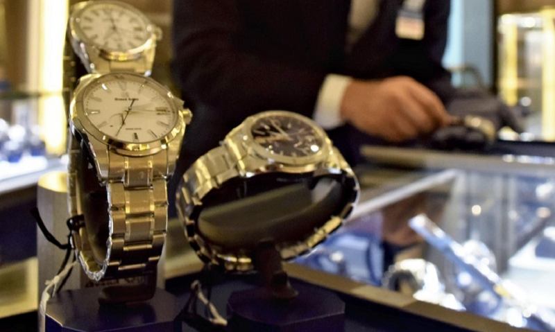 Japan: luxury watch ownership share among men 2016
