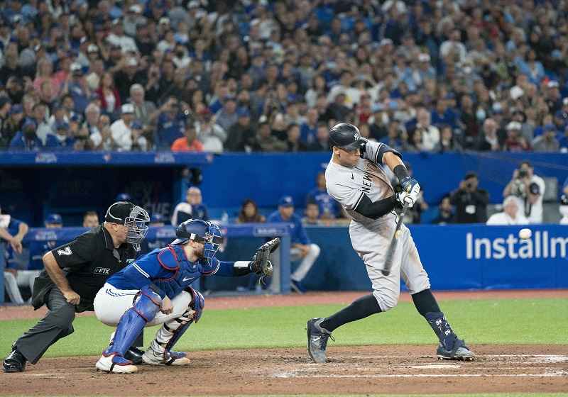 The Blue Jays Halt the Yankees' Mustache Momentum - The New York Times