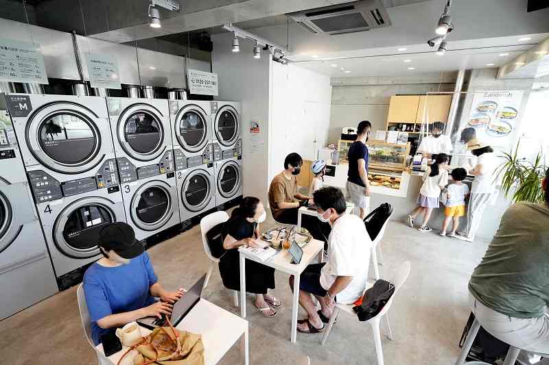 Coin laundries evolve to serve women and families The Japan News