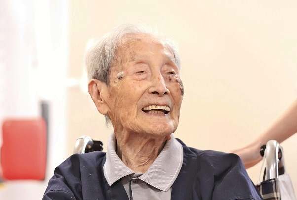 Japan’s oldest man dies at 112 years old The Japan News