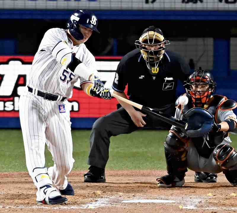 Munetaka Murakami playing in Jingu Baseball Stadium & more in the