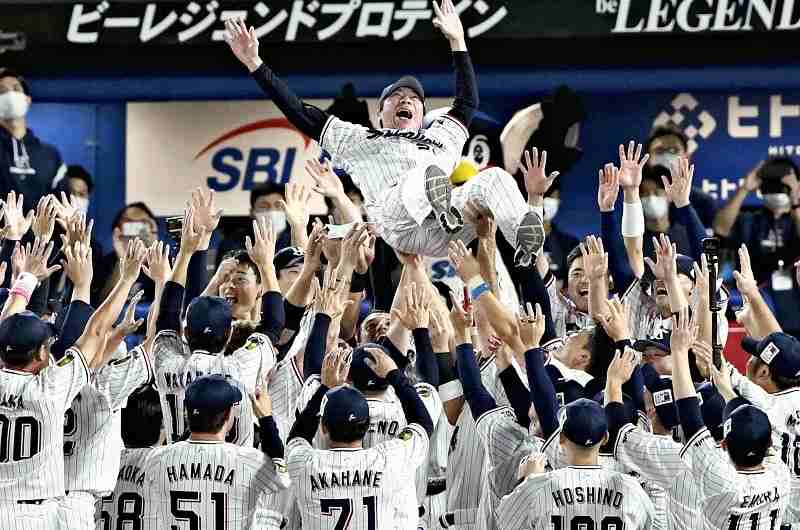 Swallows claim 1st championship in 20 years - The Japan News 