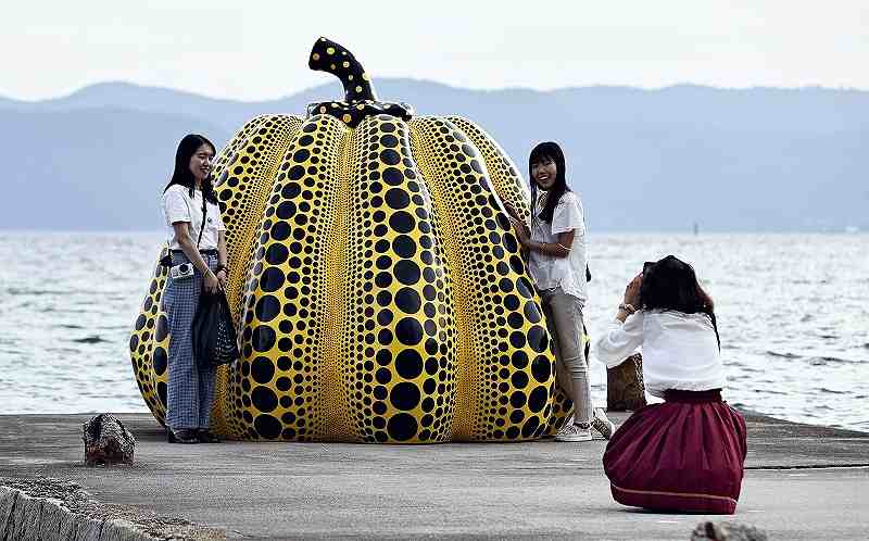 A Yayoi Kusama Pumpkin Sculpture Was Damaged In Washington, D.C.