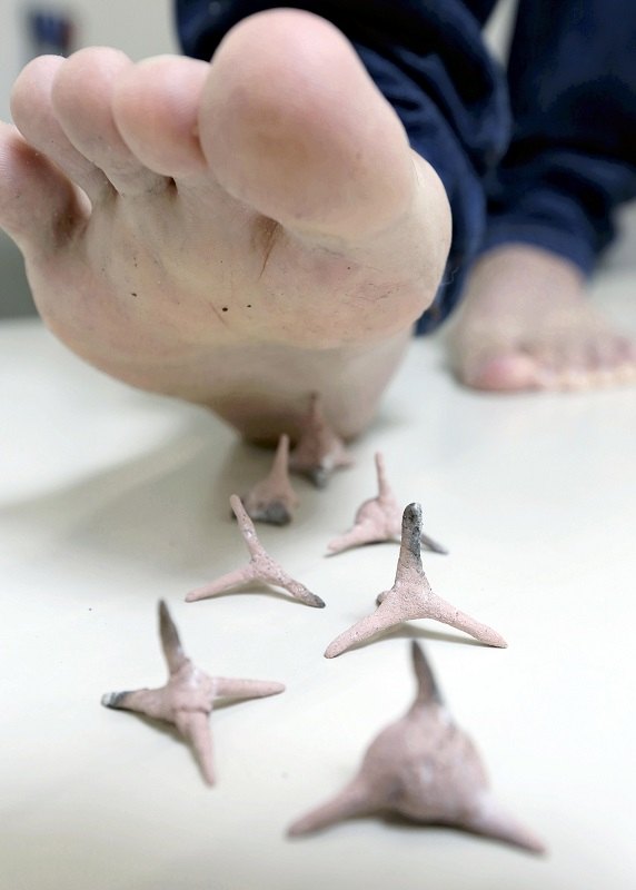 Ninja Caltrops - Makibishi Always Point Up to Slow or Stop a Pursuer