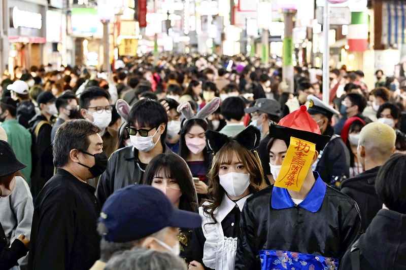 Crowd Control Aims To Keep Shibuya Halloween Revelers Safe - The Japan News