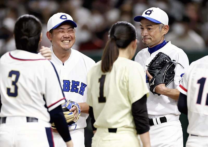 Baseball: Ichiro, Matsuzaka team up against girl's squad