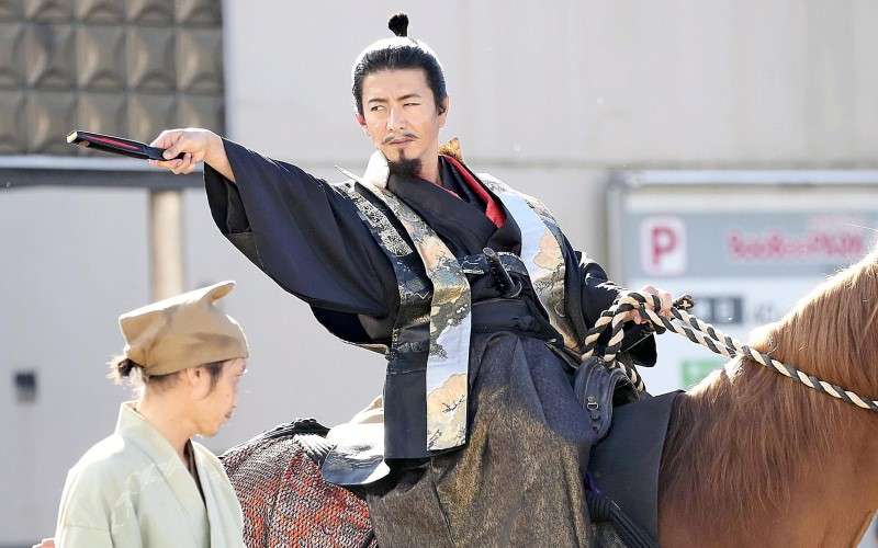 Japanese actor Takuya Kimura draws big crowd for Gifu festival parade ...