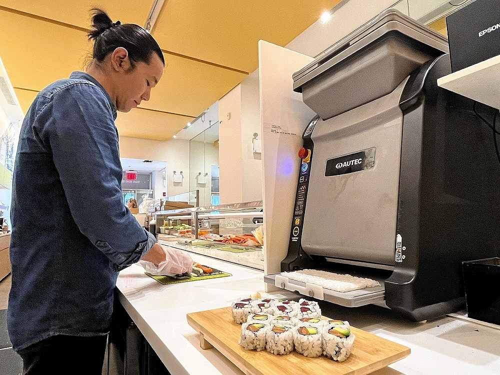 Sushi Robots Invade New York - The Japan News