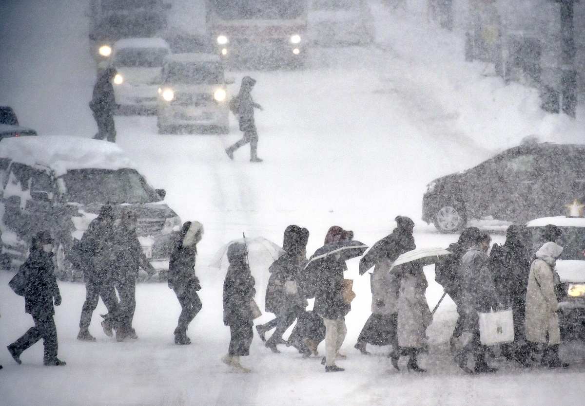 Tokyo gets heavy snow advisory as weather agency warns of disruptions