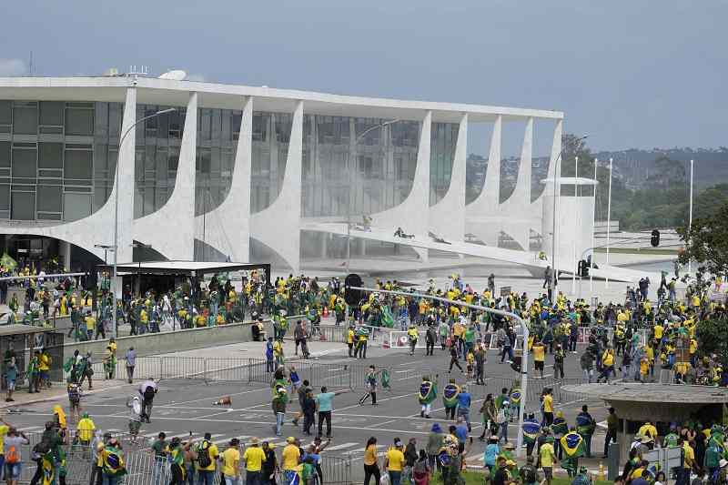 ブラジル当局、チンボウソナルデモ隊の罰を求める
