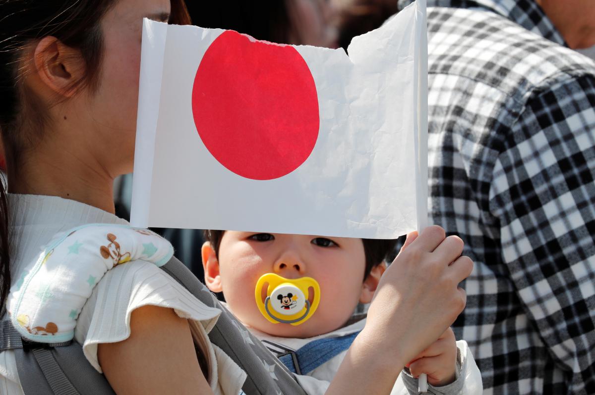 日本の出生数が初めて80万人を下回る