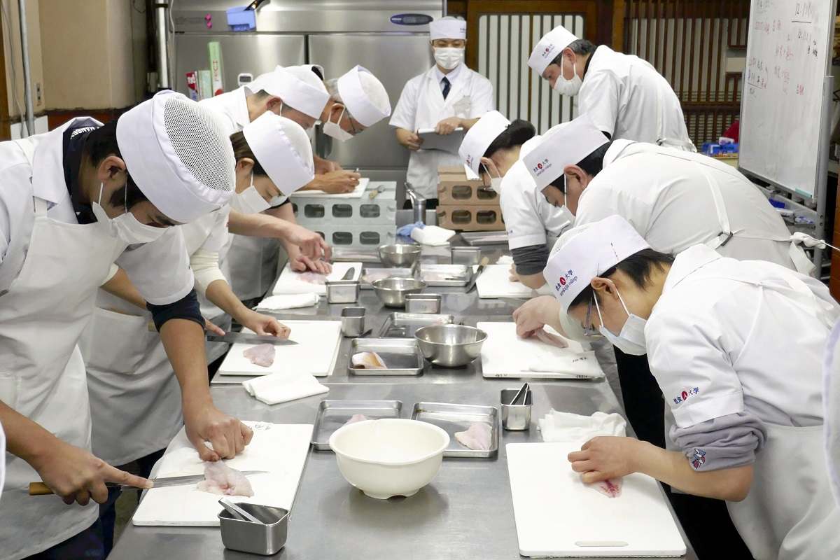 4 Female Sushi Chefs Challenging Japanese Tradition in the Best