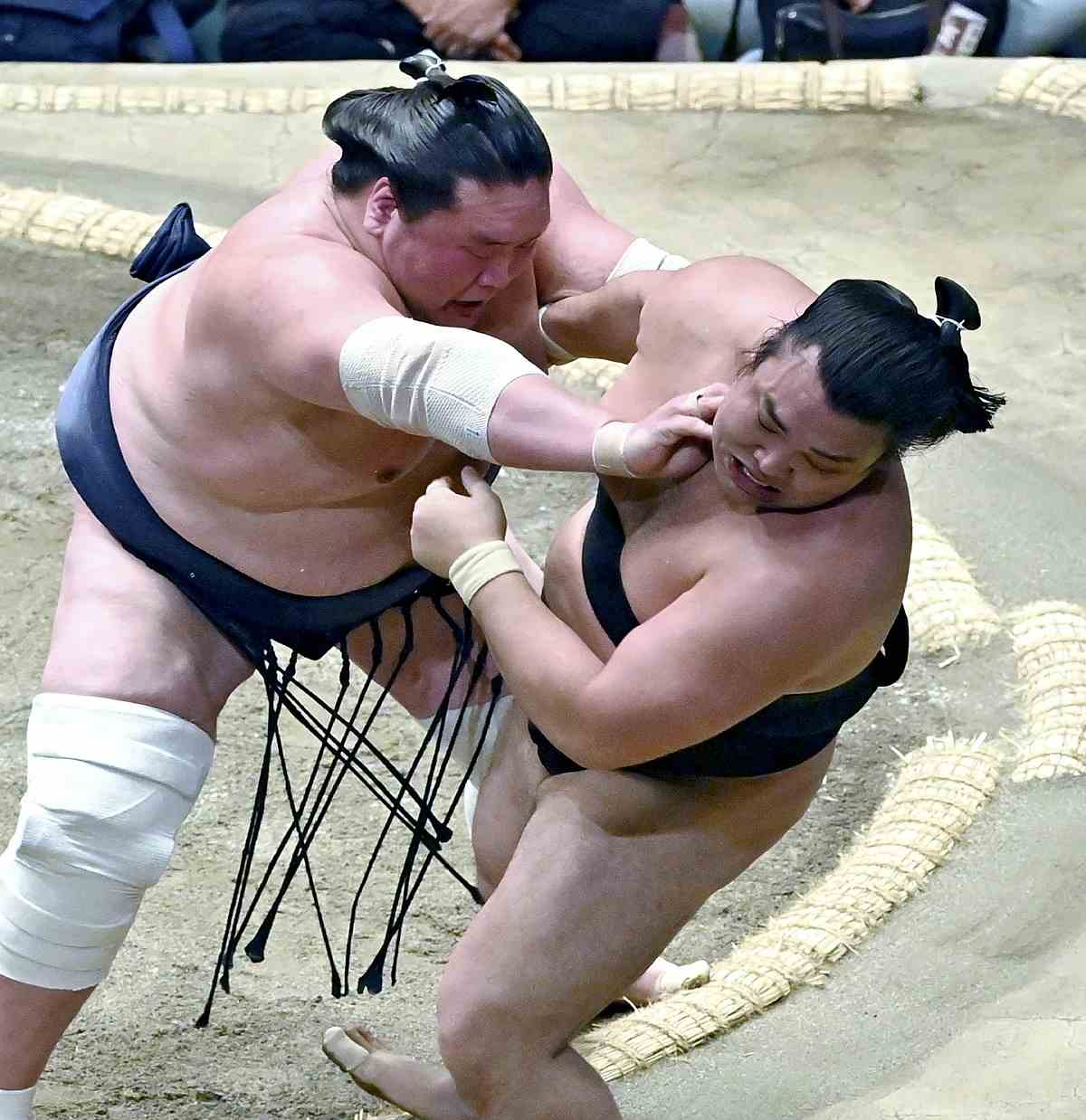 Meisei beats Terunofuji to move into tie for lead at Summer Grand