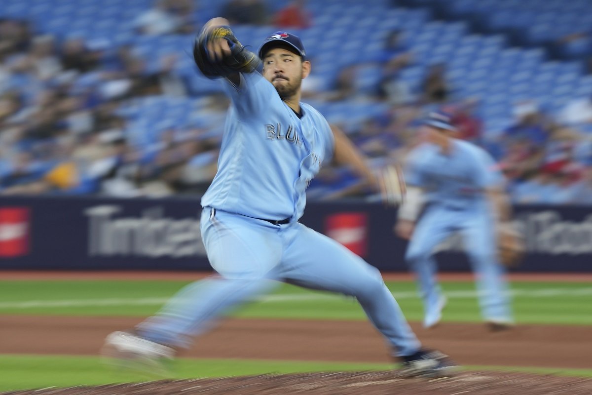 Senga dominates, Lindor homers as Mets blank Phillies 2-0 in series opener