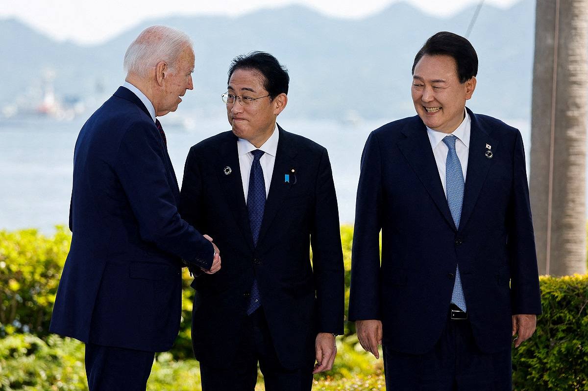 Biden Invites Kishida, Yoon to Meet in Washington - The Japan News