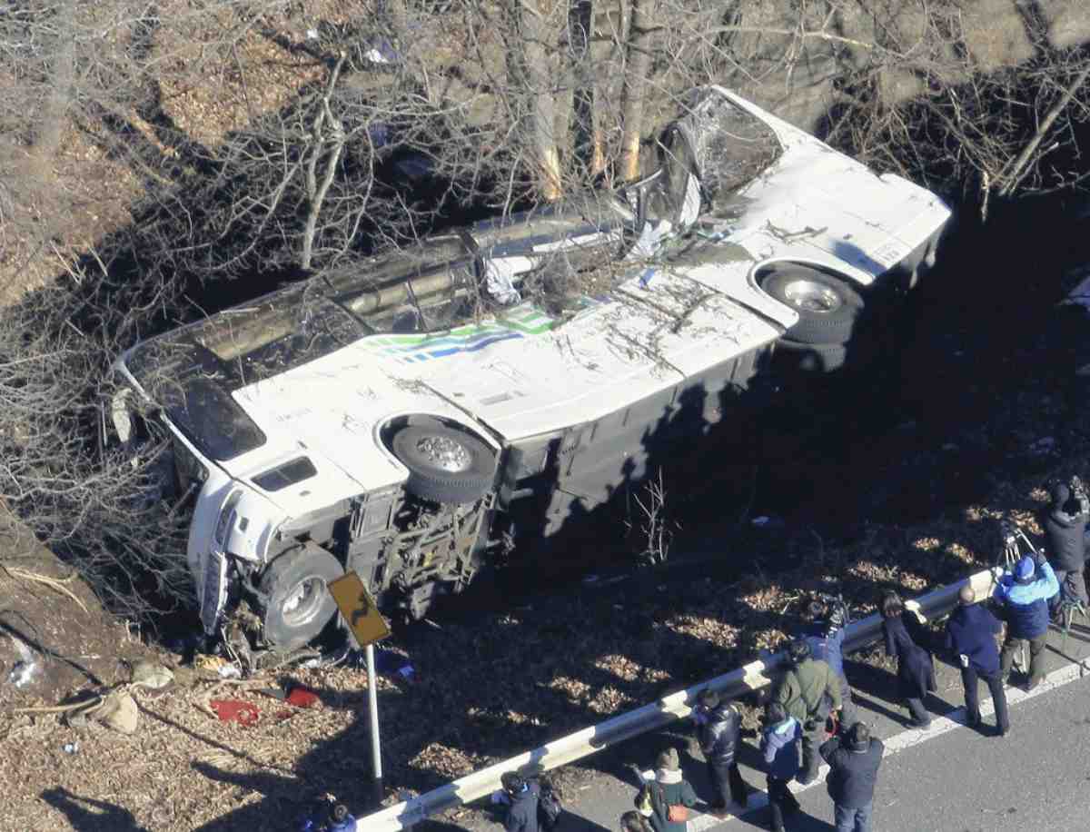 bus tour accident japan