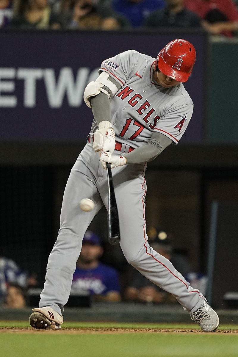 Leody Taveras hammers a three run homer 