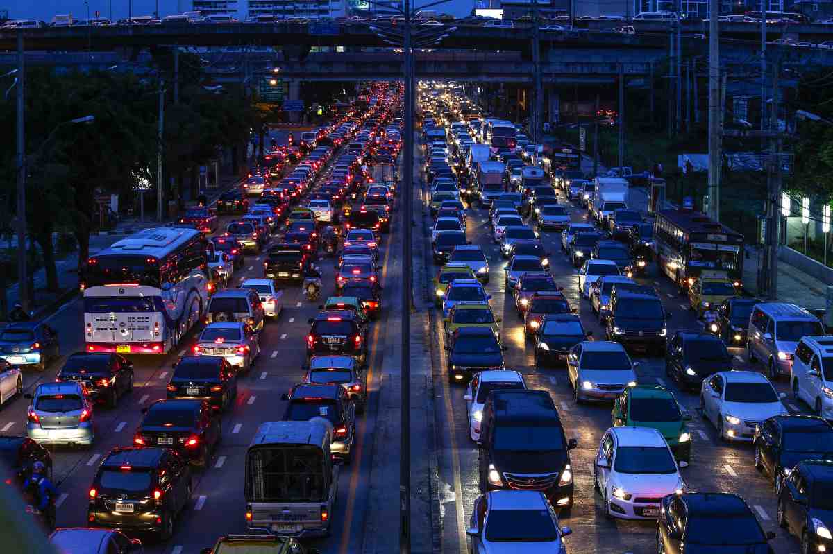 JICA to Help Ease Traffic Jams in Bangkok - The Japan News