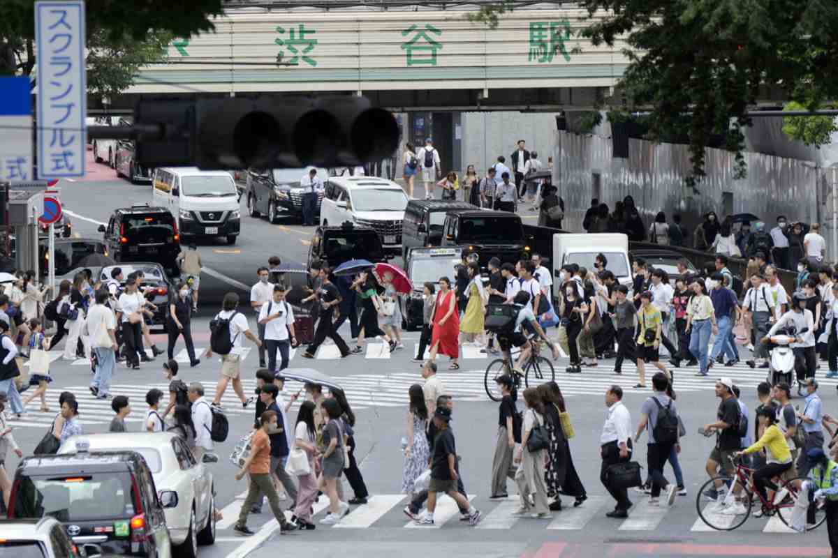Japan's population drops by nearly 800,000 with falls in every prefecture  for the first time, Japan
