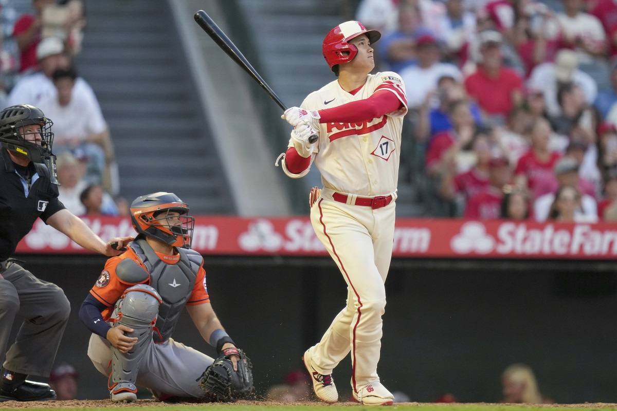 VIDEO: Astros' Kyle Tucker Hits Three-Run Home Run in 7-3 Win Over