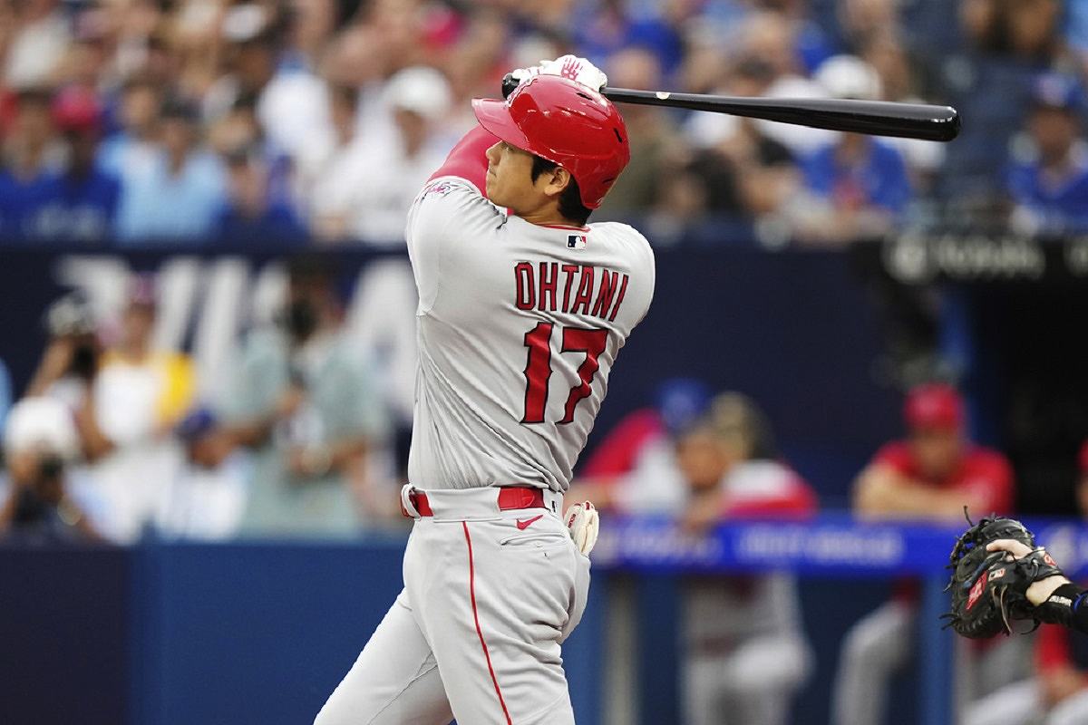 Shohei with his country Japan on his shoulder : r/baseball