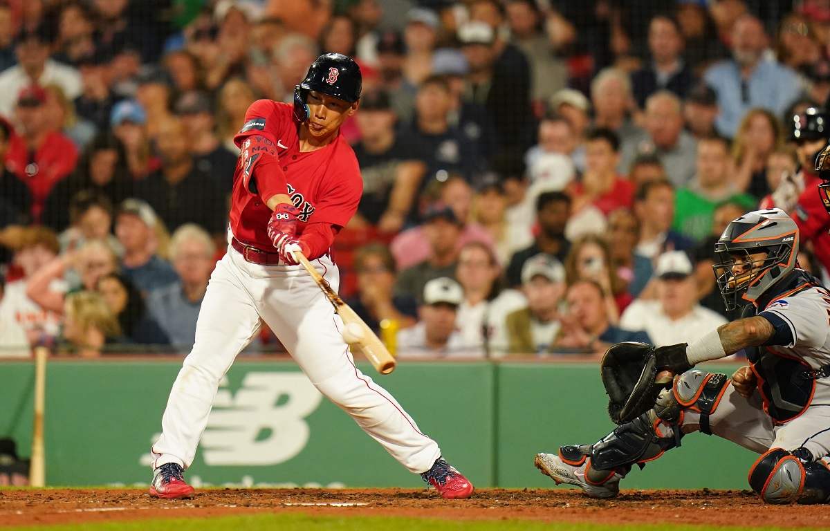 José Abreu hits 3-run homer as White Sox top Red Sox 4-3