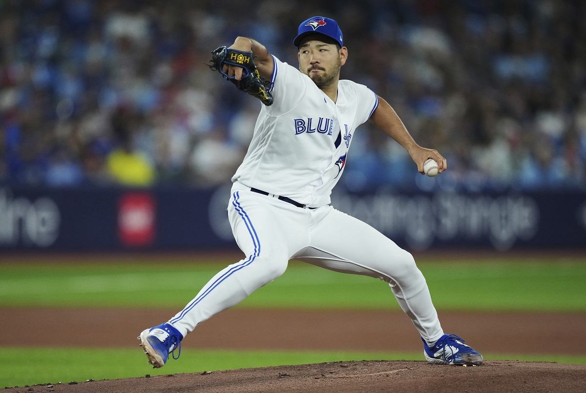 Biggio hit by pitch to force in tiebreaking run in 8th, Blue Jays beat  Phillies 2-1