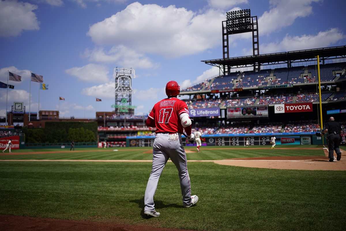 Harper's 300th homer not enough as Angels rally to beat Phillies