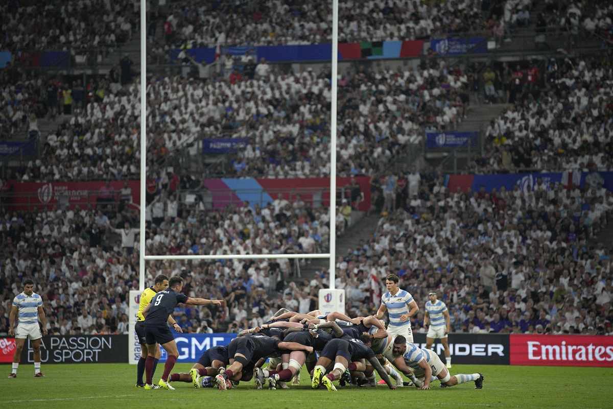 Los funcionarios de la Copa Mundial de Rugby se disculpan por los problemas con el público y dicen que no hay desacuerdo sobre las tarjetas de lesiones en la cabeza
