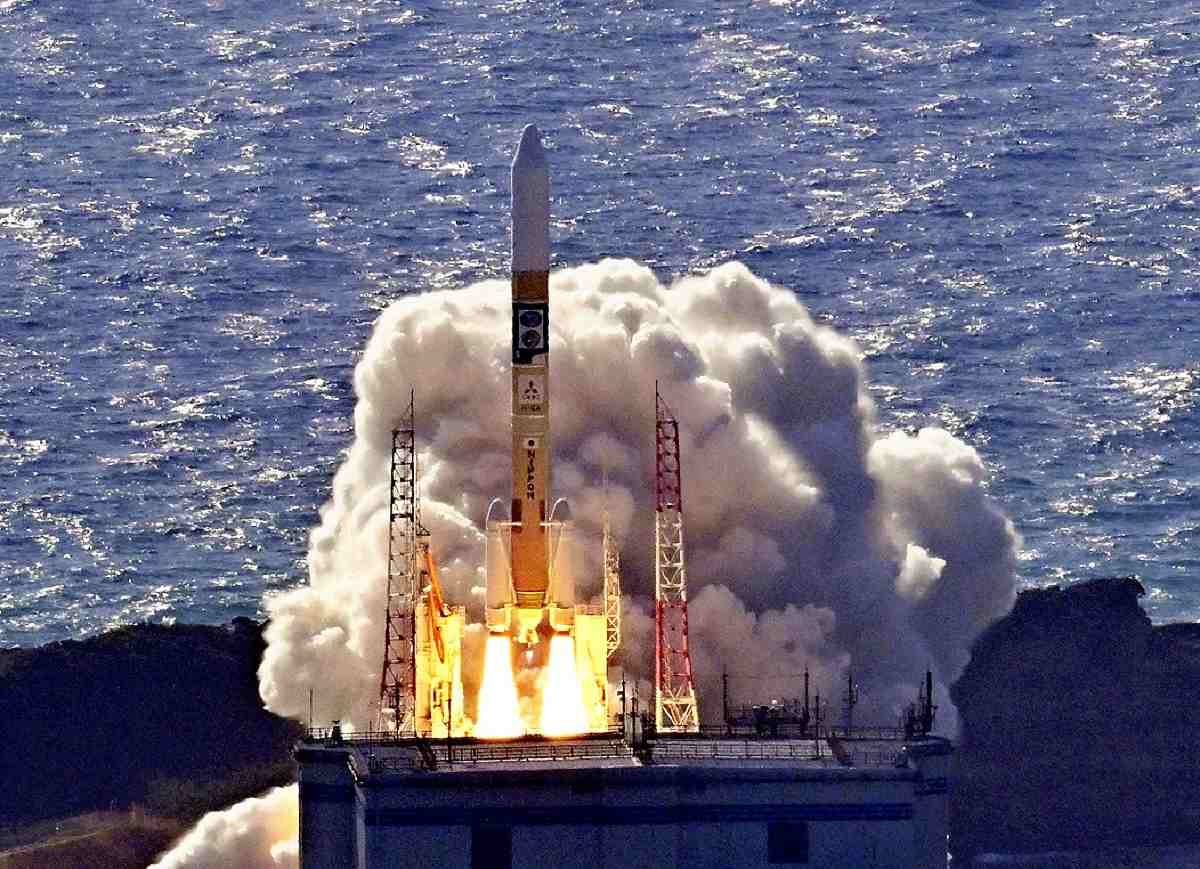 Japan Launches H2A Rocket Carrying Lunar Lander, Satellite 