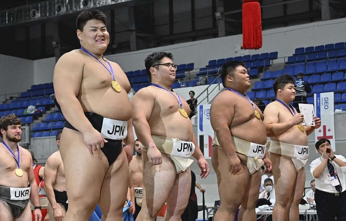Сцена сумо / Іноземні борці почали домінувати в аматорських лавах національного спорту Японії