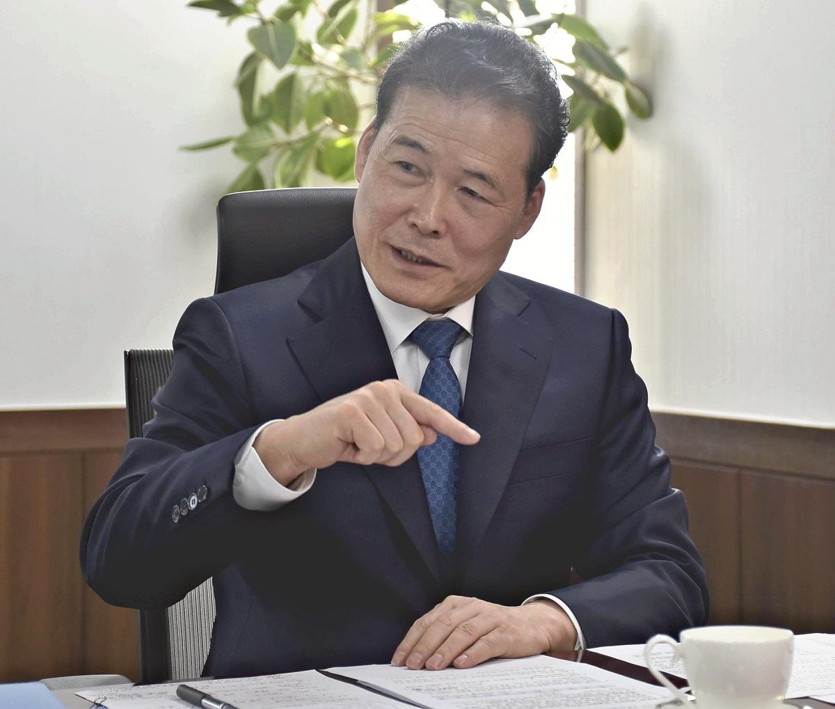 통일부 장관 “북한 민중의 반정부 정서”