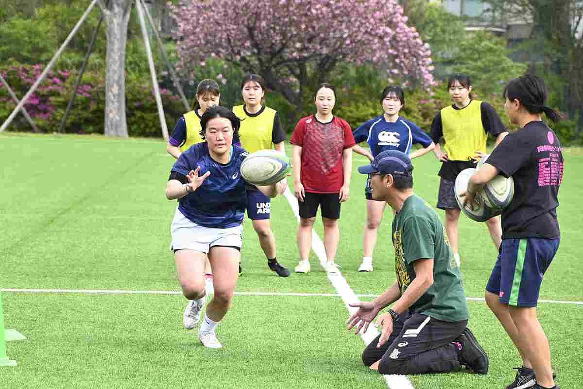 早稲田大学ラグビー部初の女子チームで新時代の到来を告げる。 ヘッドコーチ 元ラグビーセブンズ日本代表