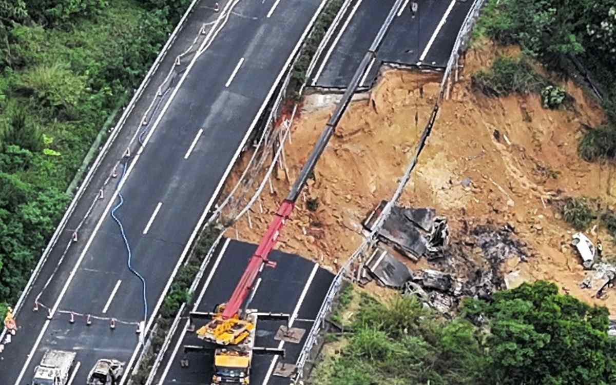 Highway Collapse in China’s Southern Guangdong Province Leaves at least ...