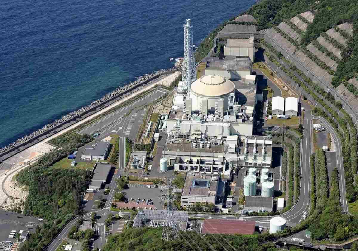日本は脱炭素化を達成するために新しい研究炉の開発を奨励している。 同省は原子力エネルギーを「有力な選択肢」とみなしている。