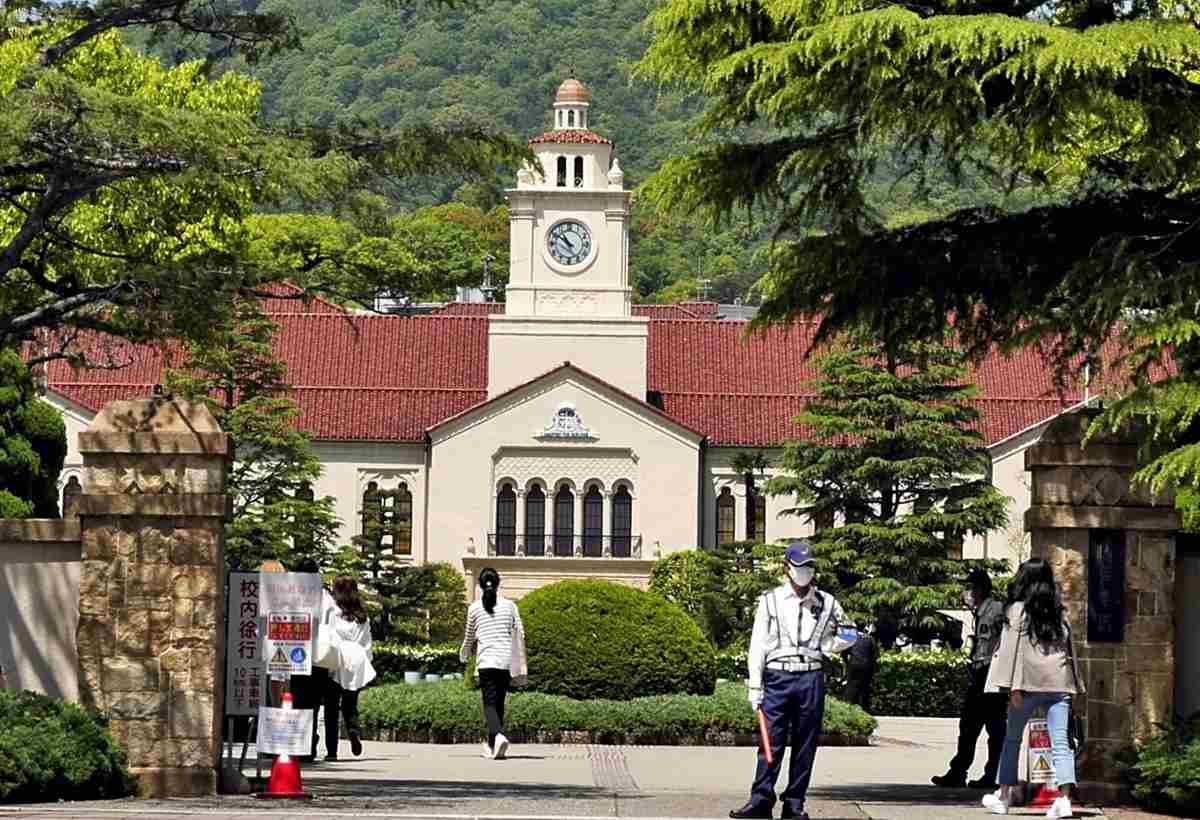 Hyogo: Classic decorations are replaced at Kwansei Gakuin; originals were removed for use as war material