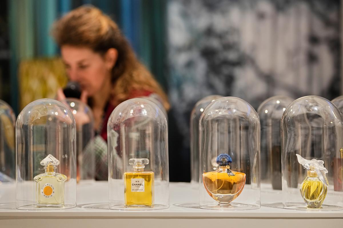 German Scents Exhibition Combines 1,000 Years of Fragrances with Art, History