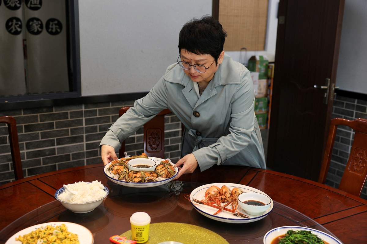 China’s Heat Waves Threaten to Dry up Supply of Delicious Hairy Crabs