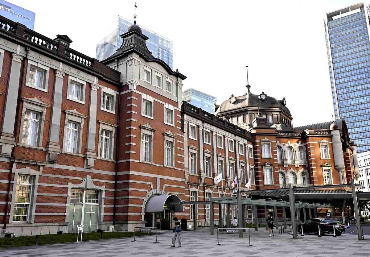 perspective tokyo station 2