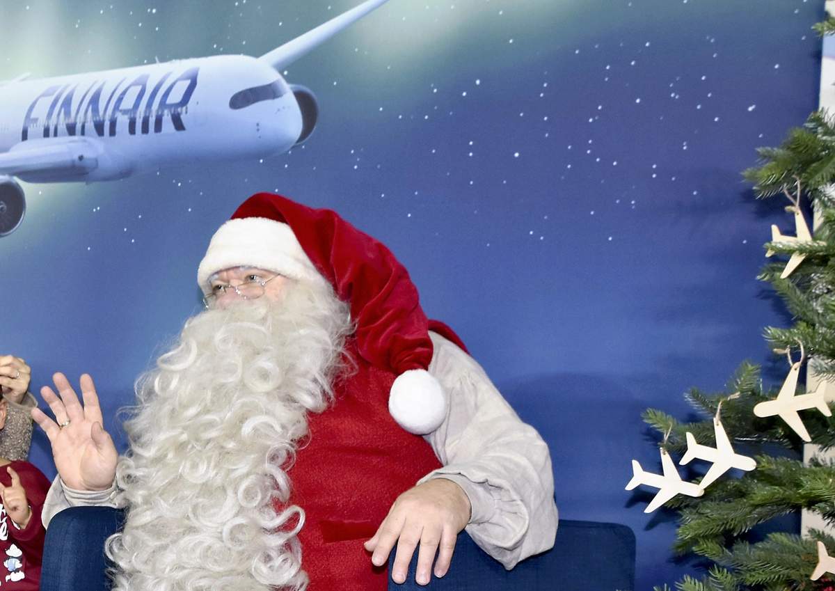 Santa Claus appears at Chubu Centrair International Airport