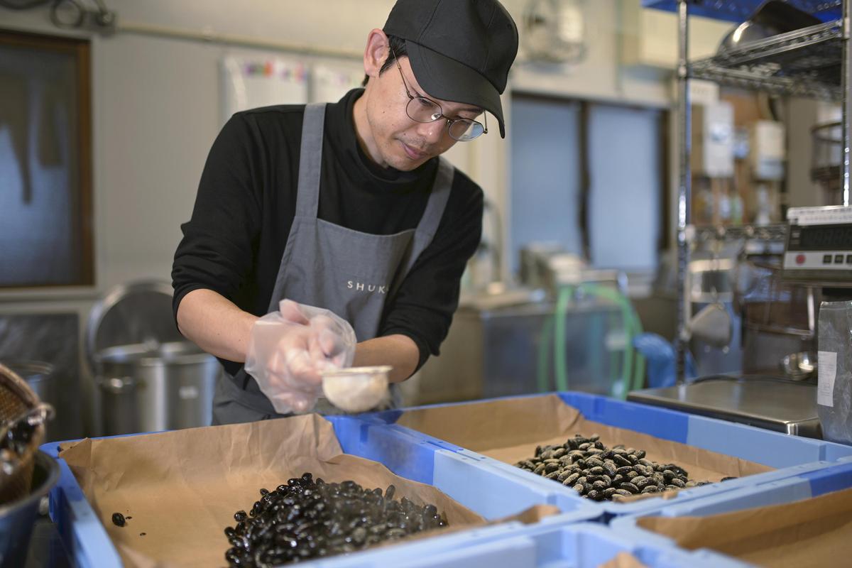 Heirs to Kyoto Talent: Successor Preserves Traditional Japanese Sweets with New Ingredients