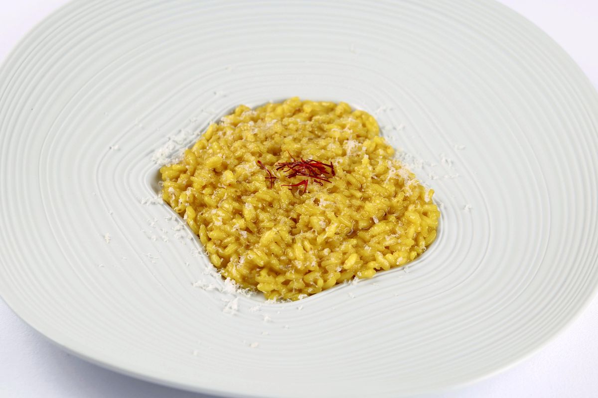 Japanese Chef of Italian Restaurant in Tokyo Offers Milanese Risotto; Bright Colors, Rich Flavors in Simple Steps