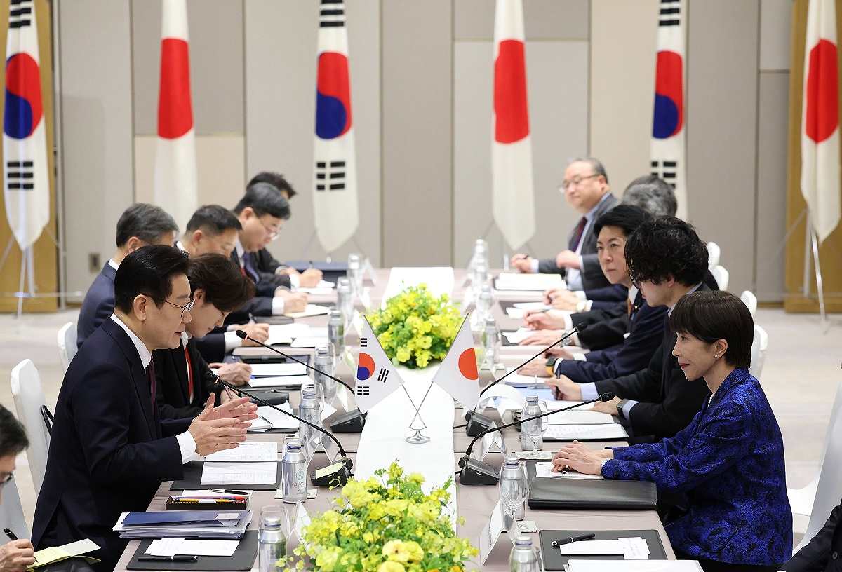 Japan-South Korea Summit Begins at Hotel in Nara; Set to Confirm Importance of Bilateral Cooperation