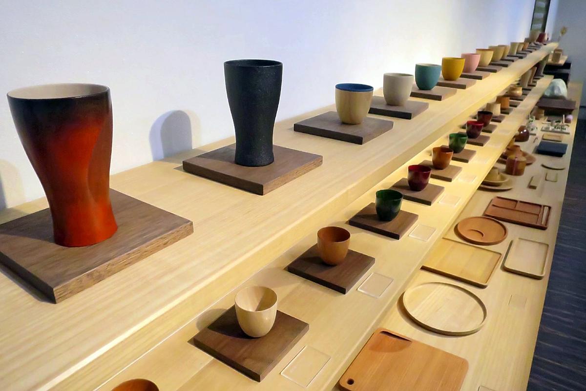 Traditional Craft Kishu Tansu Chest of Drawers Draws Customers in Europe with Beauty, Durability