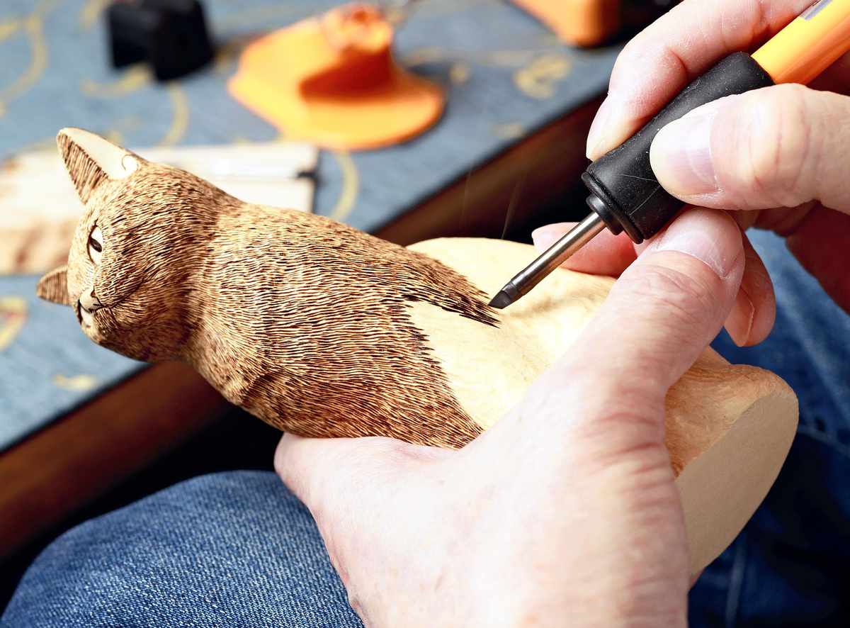Woodcarving cat 6