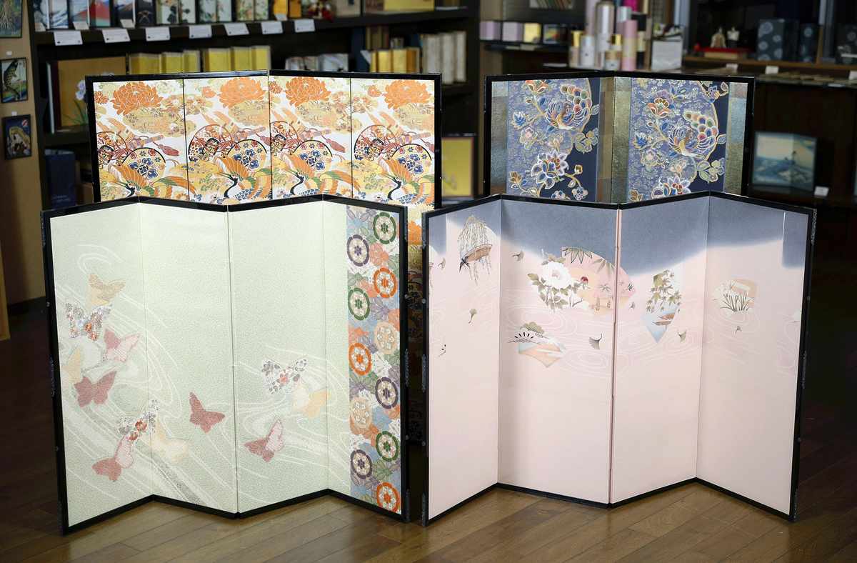 Japanese Byobu Folding Screens Tailored to Meet Modern Lifestyles; Foreign Orders Also Piling up